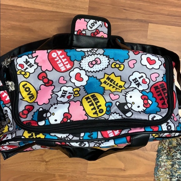 Hello Kitty Duffle Bag with Trolley Handle - Picture 4 of 11